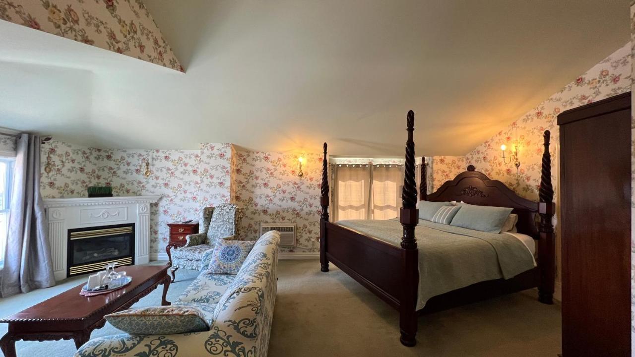 Bedham Hall Bed & Breakfast Niagara Falls