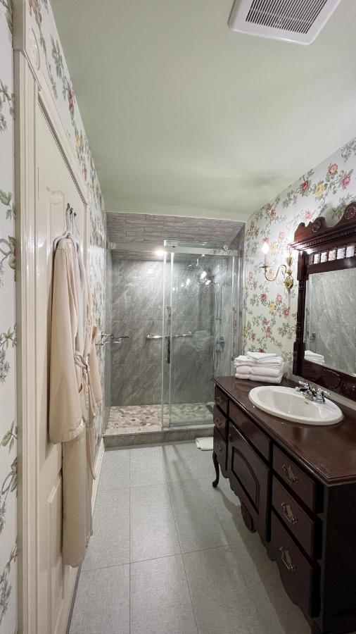Bedham Hall Bed & Breakfast 3*