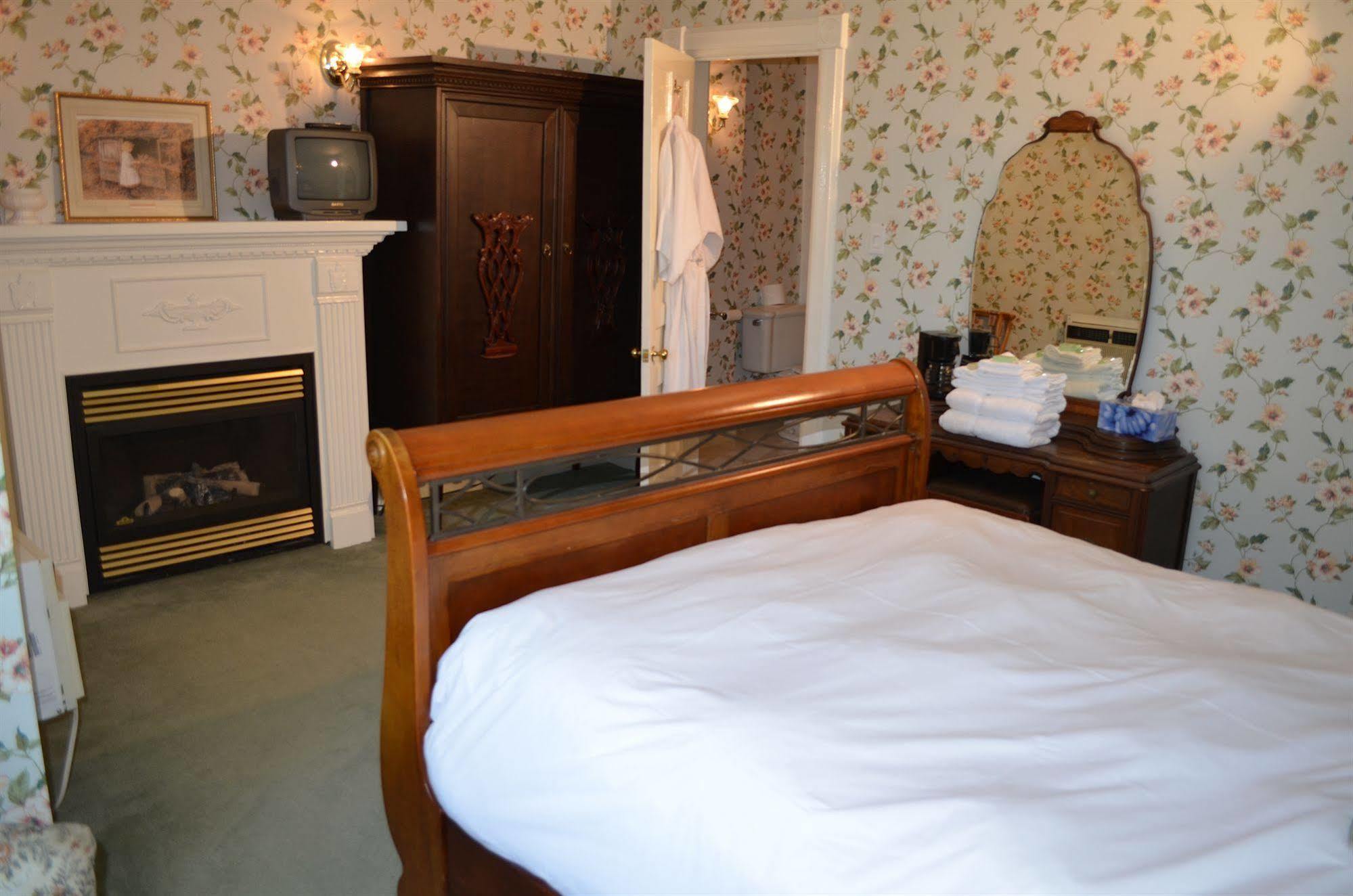 Bedham Hall Bed & Breakfast